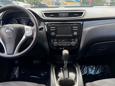 Used 2016 Nissan Rogue SV AWD/4WD image 24