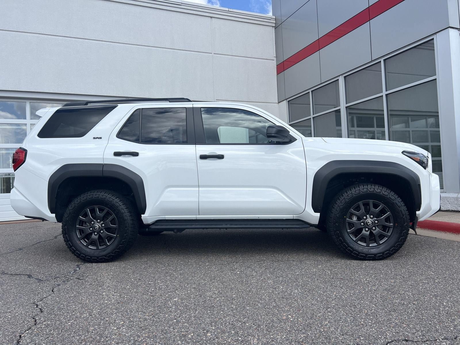 Used 2025 Toyota 4Runner SR5 AWD/4WD image 22