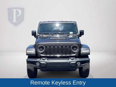 Used 2026 Jeep Gladiator Sport AWD/4WD image 3