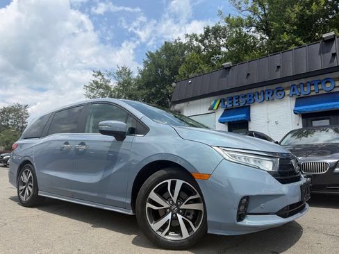 Used 2023 Honda Odyssey Touring image 2