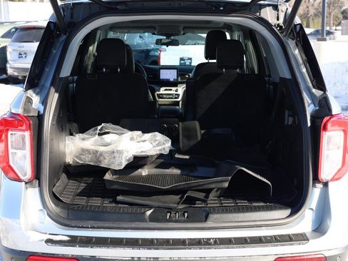 Used 2022 Ford Explorer XLT w/ Equipment Group 202A image 19