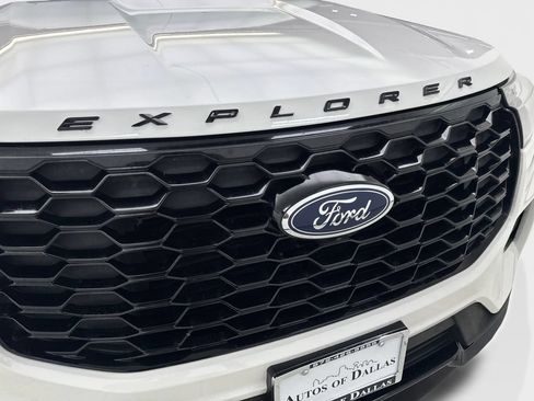 Used 2025 Ford Explorer ST-Line w/ Premium Package AWD/4WD image 26