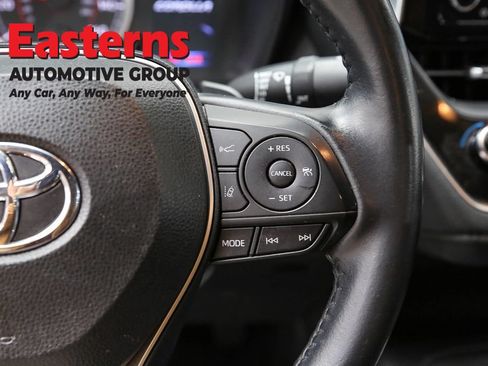 Used 2021 Toyota Corolla SE w/ SE Premium Package FWD image 16