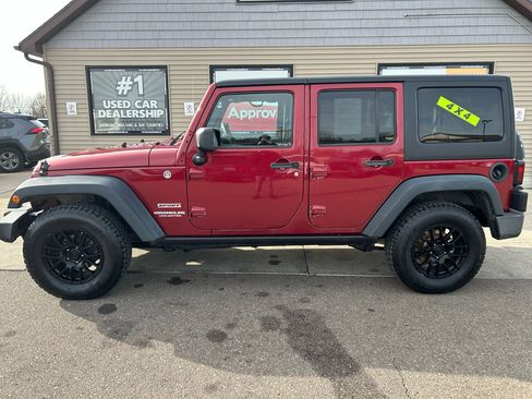 Used 2013 Jeep Wrangler Unlimited Sport image 8