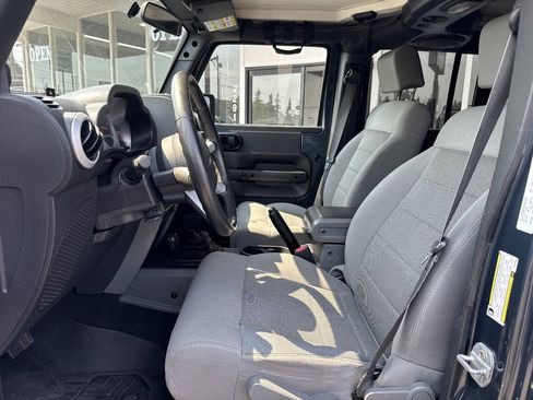 Used 2008 Jeep Wrangler Unlimited Sahara AWD/4WD image 27