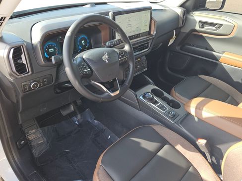 Used 2025 Ford Bronco Sport Outer Banks AWD/4WD image 7