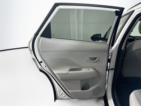 Used 2025 Hyundai Kona SEL FWD image 25