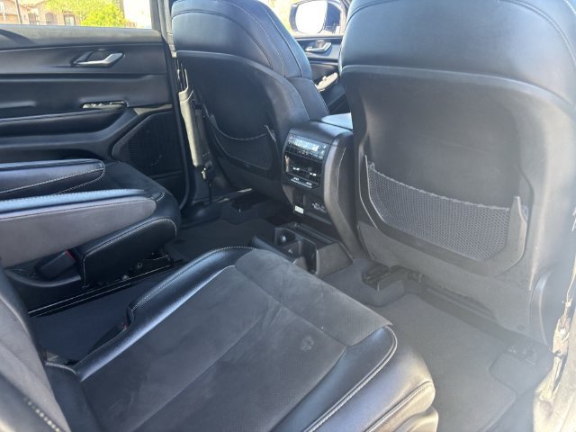 Used 2023 Jeep Grand Cherokee L Laredo AWD/4WD image 13
