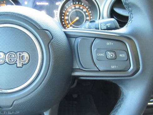 Used 2020 Jeep Wrangler Sport AWD/4WD image 23