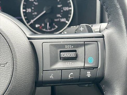 Used 2024 Nissan Rogue SV w/ SV Premium Package FWD image 21