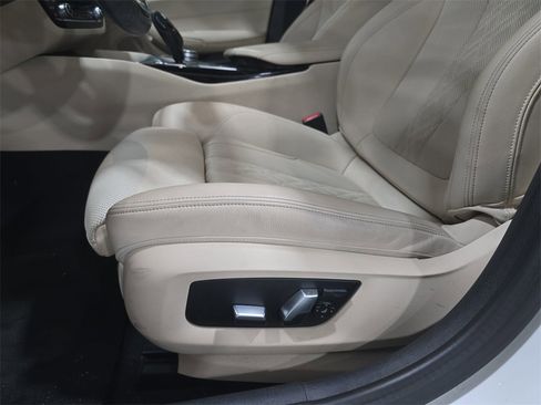 Used 2022 BMW 530i w/ Convenience Package image 26