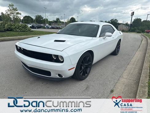 Used 2016 Dodge Challenger SXT w/ Blacktop Package RWD image 1