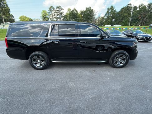 Used 2016 Chevrolet Suburban LT w/ Luxury Package AWD/4WD image 6
