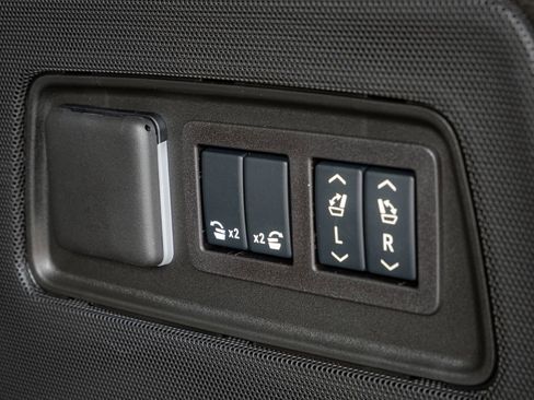 Used 2026 Cadillac Escalade V image 33