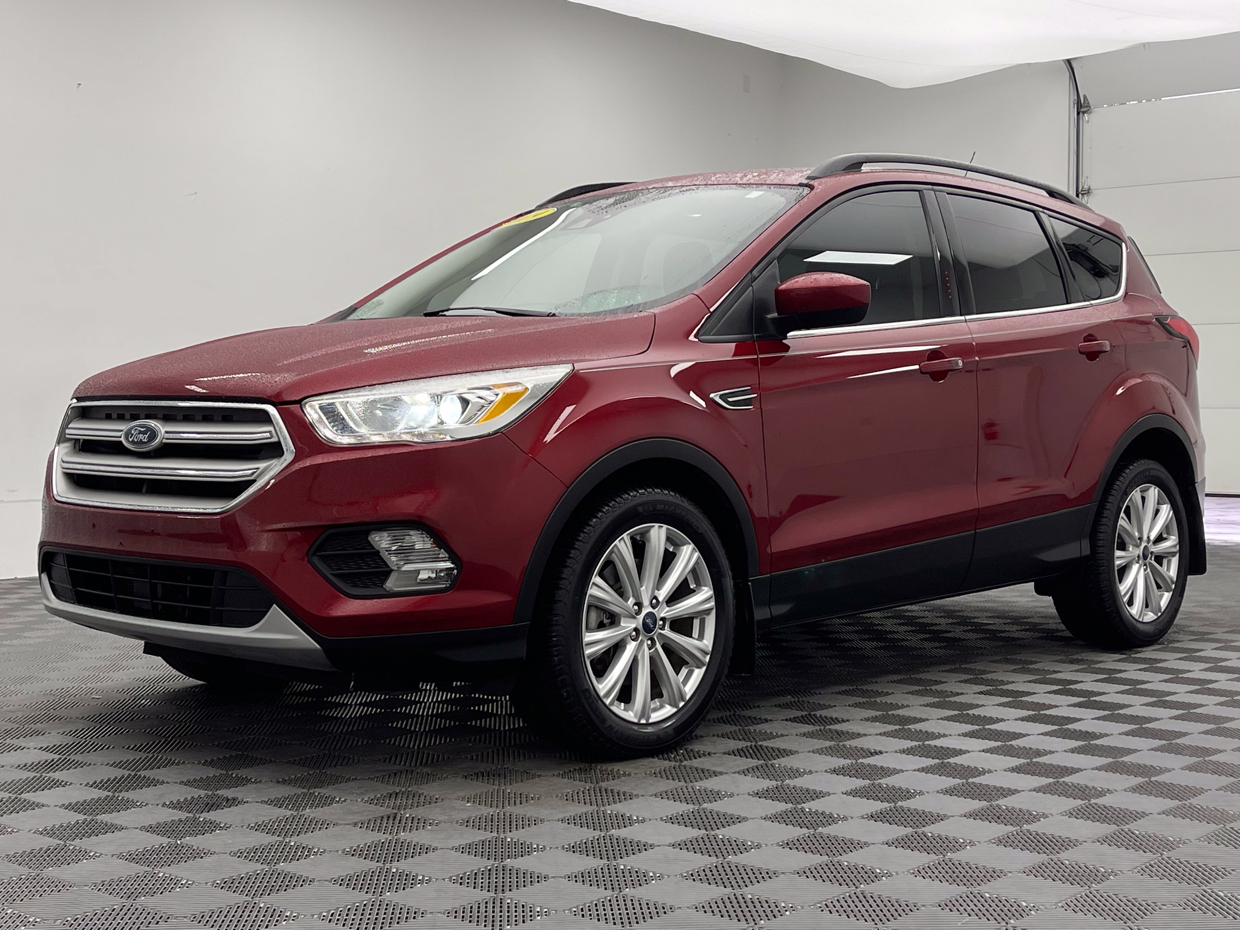 Used 2019 Ford Escape SEL AWD/4WD image 2