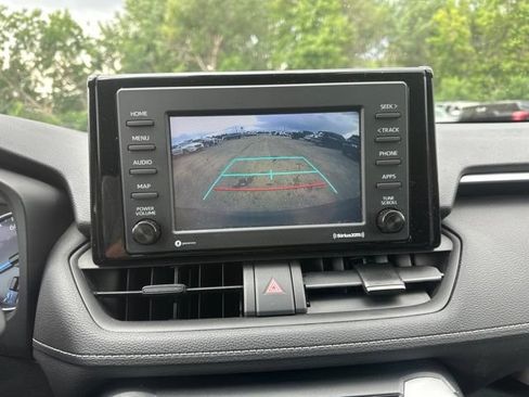 Used 2020 Toyota RAV4 LE AWD/4WD image 24