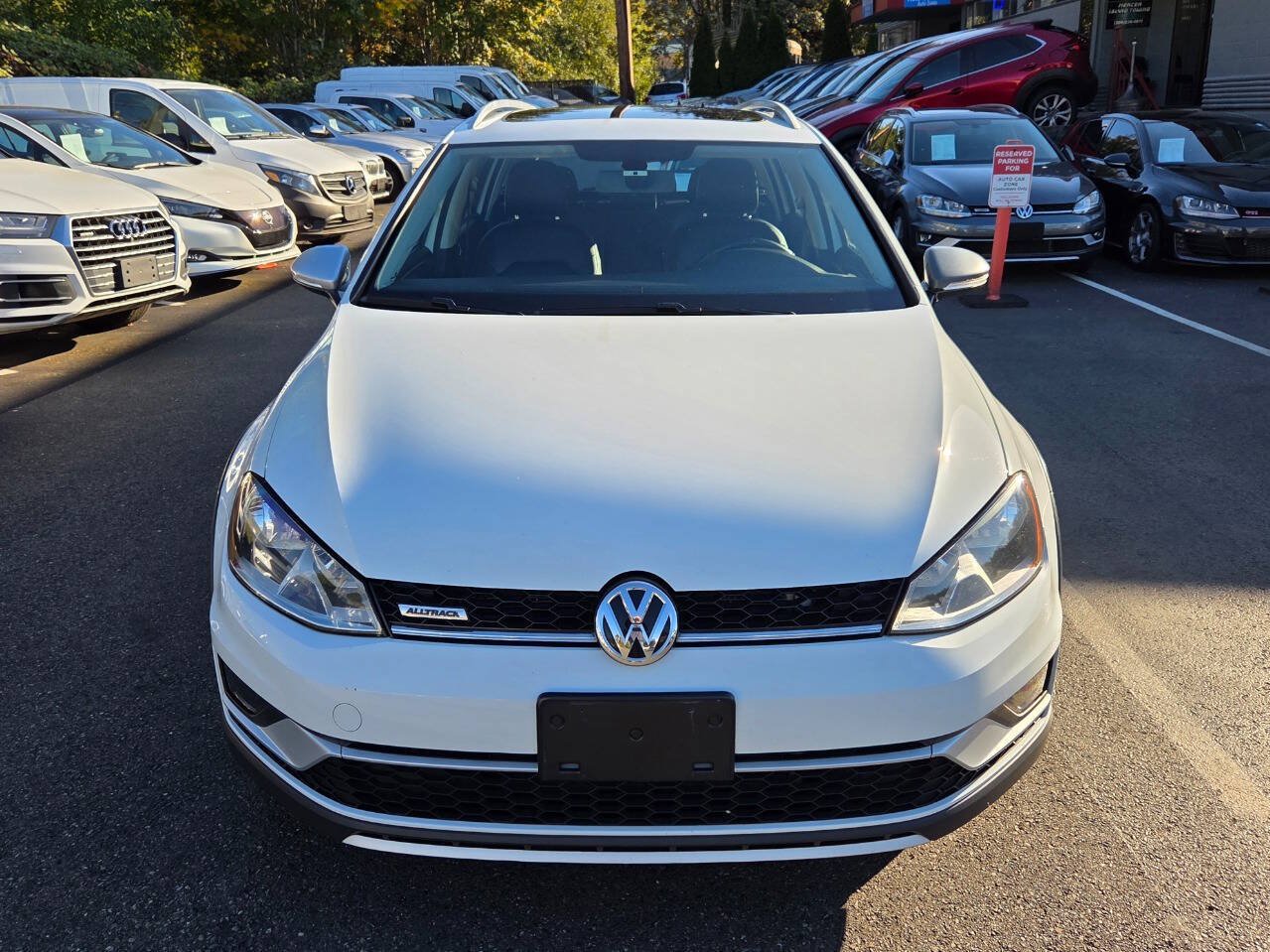 Used 2017 Volkswagen Golf Alltrack SEL AWD/4WD image 2