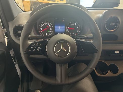 New 2025 Mercedes-Benz Sprinter 2500 image 12