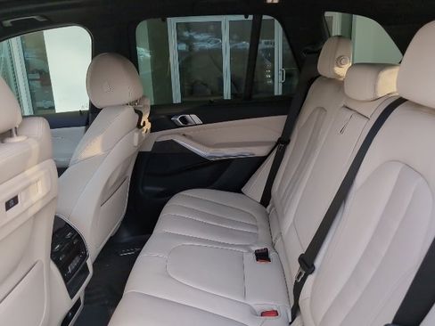 Used 2022 BMW X5 xDrive45e w/ M Sport Package image 17