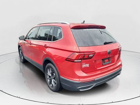 Certified 2024 Volkswagen Tiguan SE w/ Panoramic Sunroof Package FWD image 32