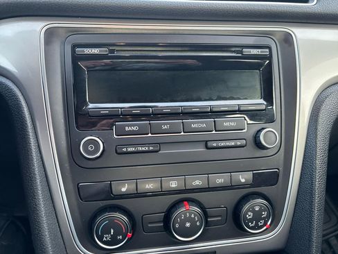 Used 2014 Volkswagen Passat 1.8T Wolfsburg Edition image 31