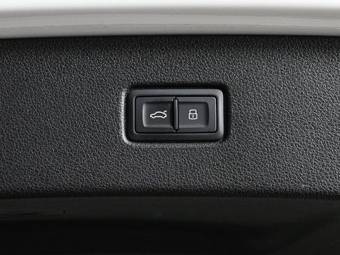 Used 2022 Audi Q7 3.0T Premium image 31