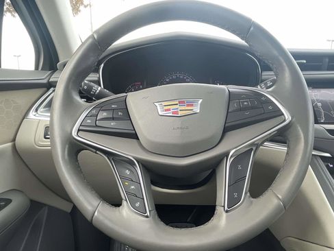 Used 2019 Cadillac XT5 Luxury image 25