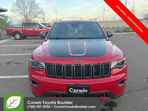 Used 2018 Jeep Grand Cherokee Trailhawk w/ Trailhawk Luxury Group image 2