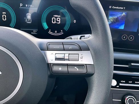 Certified 2025 Hyundai Santa Cruz SE image 23