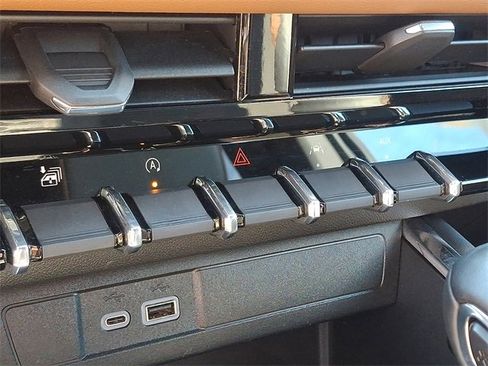 Used 2023 GMC Canyon AT4 w/ Canyon Safety Plus Package image 25