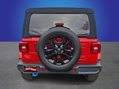 Used 2022 Jeep Wrangler Unlimited Sahara w/ Cold Weather Group AWD/4WD image 5