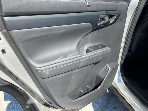 Used 2024 Toyota Highlander XSE image 21