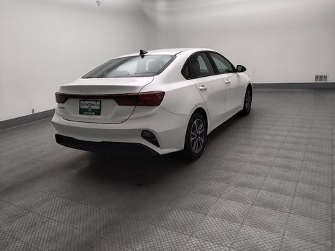 Used 2022 Kia Forte LXS FWD image 9