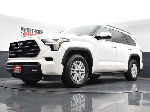 Used 2023 Toyota Sequoia SR5 w/ SR5 Premium Package image 43