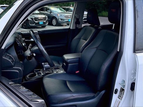 Used 2019 Toyota 4Runner SR5 AWD/4WD image 10
