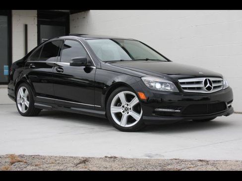 Used 2011 Mercedes-Benz C 300 4MATIC Sedan image 1