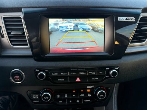 Used 2019 Kia Niro LX FWD image 20