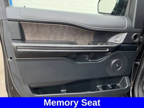 Used 2021 Ford Expedition Max Limited AWD/4WD image 10