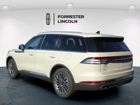 Used 2023 Lincoln Aviator Reserve w/ Class IV Trailer Tow Package AWD/4WD image 4