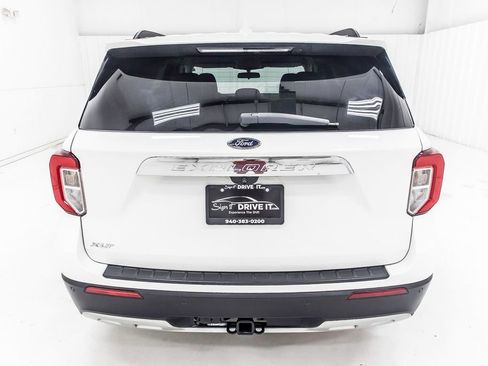 Used 2021 Ford Explorer XLT w/ Equipment Group 202A RWD image 5