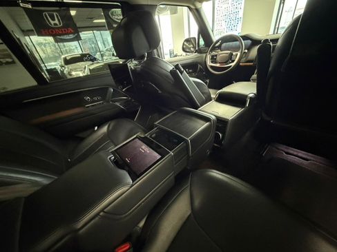 Used 2022 Land Rover Range Rover Long Wheelbase First Edition image 38