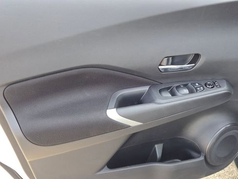Used 2023 Nissan Kicks SV image 18