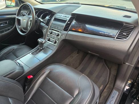 Used 2012 Ford Taurus Limited FWD image 18