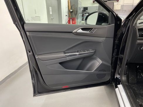 New 2026 Volkswagen Taos SE image 27