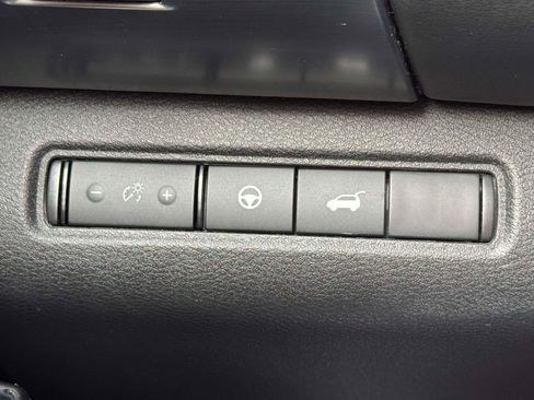 Used 2023 Nissan Pathfinder SL image 19