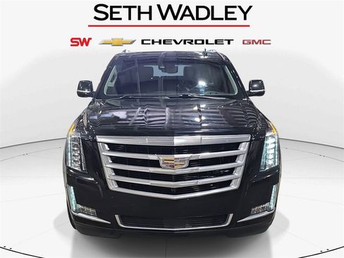 Used 2016 Cadillac Escalade ESV Premium image 2