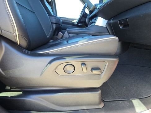 Used 2023 Chevrolet Suburban Premier w/ Advanced Technology Package image 20