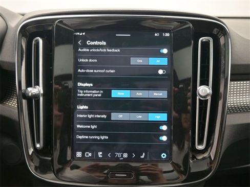 Used 2021 Volvo XC40 P8 Recharge w/ Advanced Package image 17