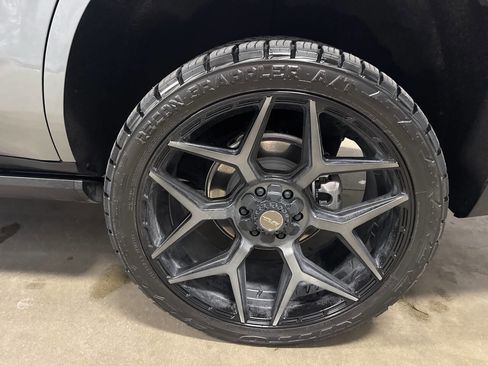 Used 2026 GMC Yukon AT4 w/ AT4 Premium Plus Package image 10