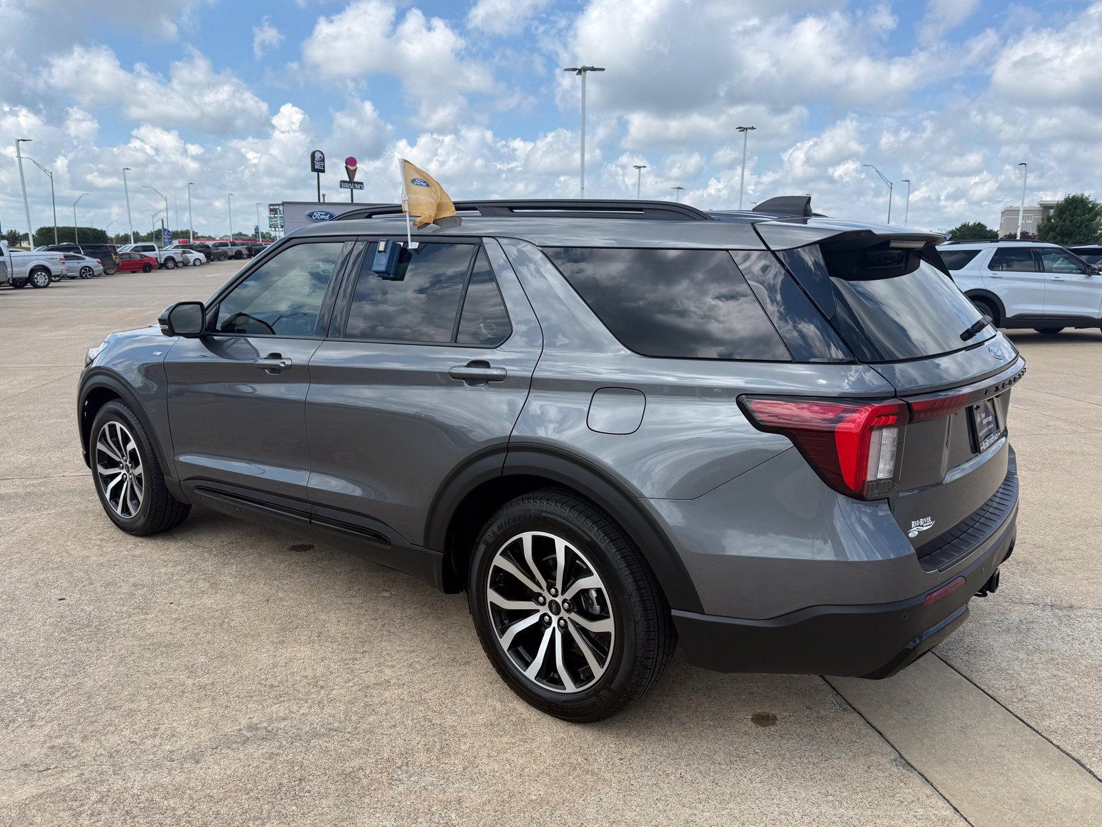 Certified 2025 Ford Explorer ST-Line RWD image 7